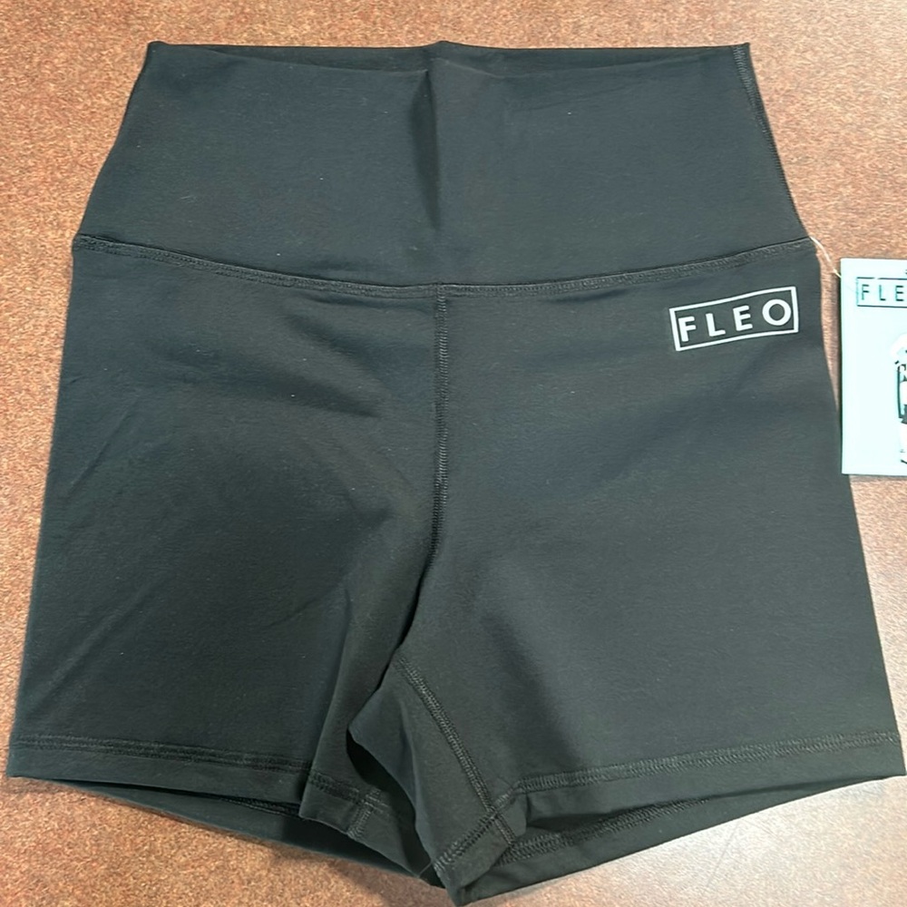 FLEO NWT 4” Shorts Black Superbad Size Medium